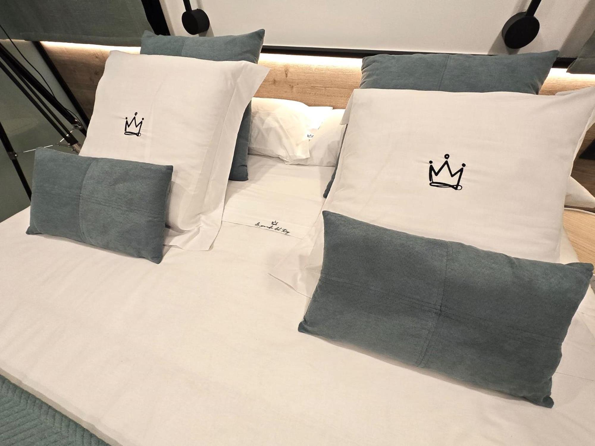 La Parada Del Rey - Luxury Suites 플라센시아 외부 사진